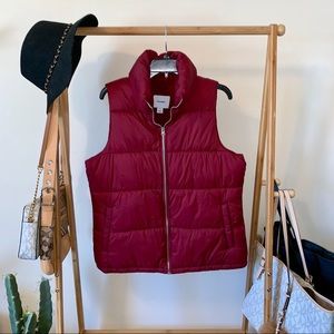 puffy zipup vest🖤